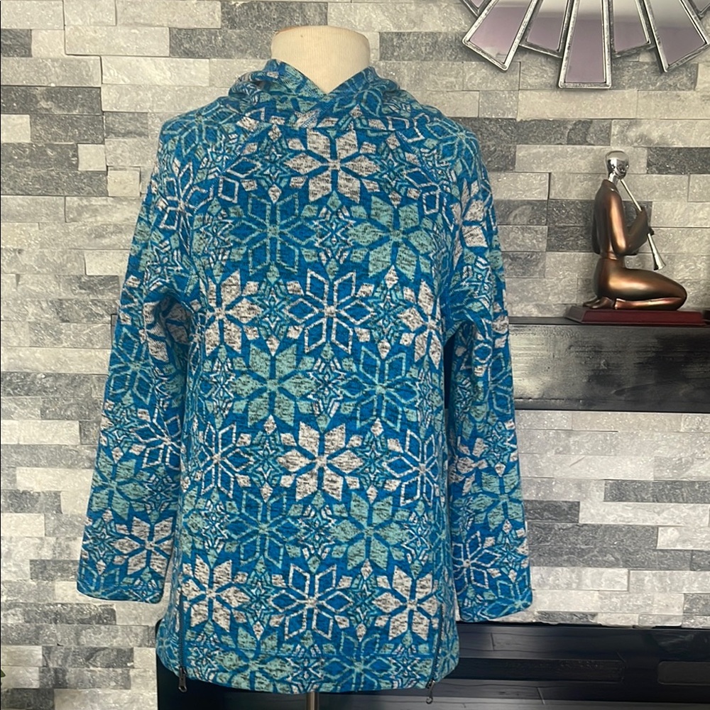 T by Talbots Fleece Sweatshirt Woman M  Blue Lined Hood Pull Over Long Sleeve